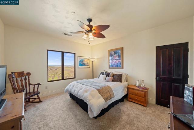 633 Kalthoff Cmn, Livermore CA: https://media.crmls.org/mediaz/cf6c1906-4fa6-43d1-93ac-b7a75b8fb874.jpg