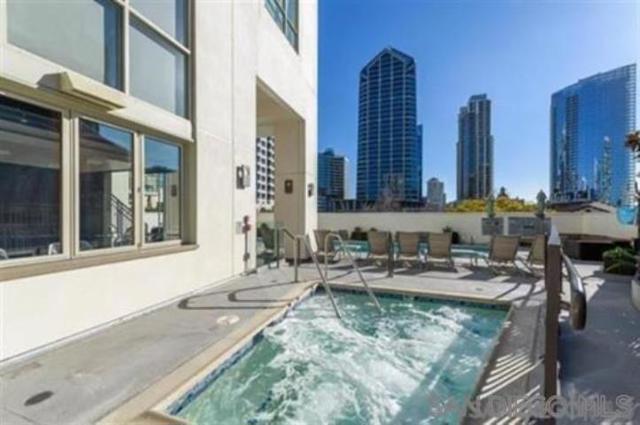 1240 India St, San Diego CA: https://media.crmls.org/mediaz/cf6dad47-cfed-4645-b8cd-99dd81c67dd3.jpg