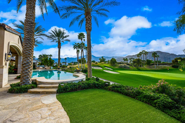 Image 69 of 102 For 52977 Via Dona