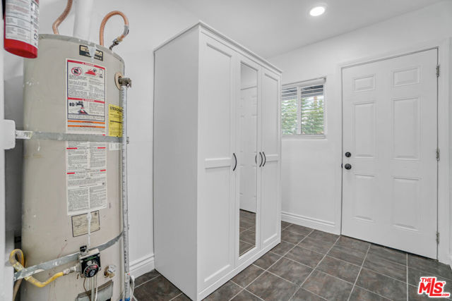 120 N Avenue 25, Los Angeles CA: https://media.crmls.org/mediaz/cf6f277f-5097-474c-a2e5-a05b202f0a19.jpg