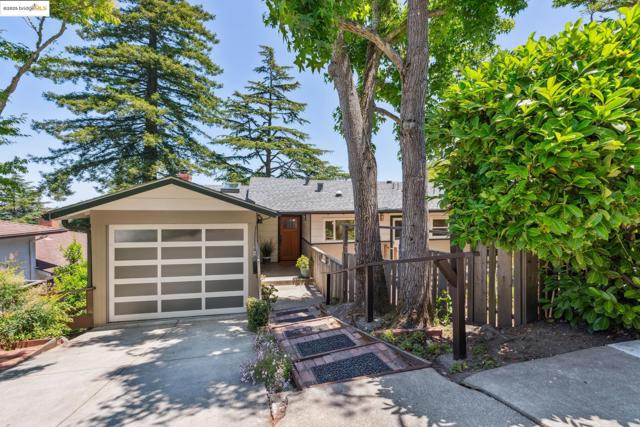 1023 Overlook Rd, Berkeley CA: https://media.crmls.org/mediaz/cf6f926a-5d55-4f60-b8db-b9ddedad4946.jpg