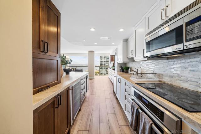 1780 Avenida Del Mundo, Coronado CA: https://media.crmls.org/mediaz/cf6fbefe-c893-41f0-811a-1bb139124ec9.jpg