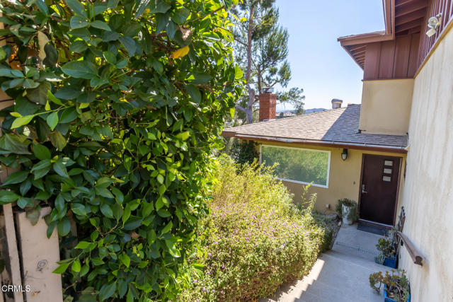 Detail Gallery Image 3 of 40 For 1932 Hilldale Dr, La Canada Flintridge,  CA 91011 - 4 Beds | 2/1 Baths