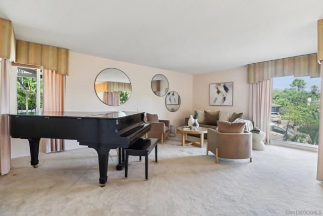 2090 Alta Vista Drive, Vista CA: https://media.crmls.org/mediaz/cf70208a-487c-408d-9299-c089da678e60.jpg