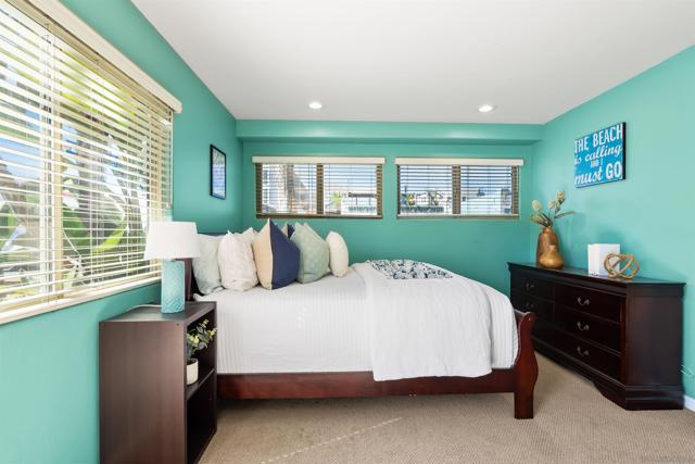 806 Redondo Ct, San Diego CA: https://media.crmls.org/mediaz/cf703c6a-9226-4219-b464-b5d53453a4b7.jpg