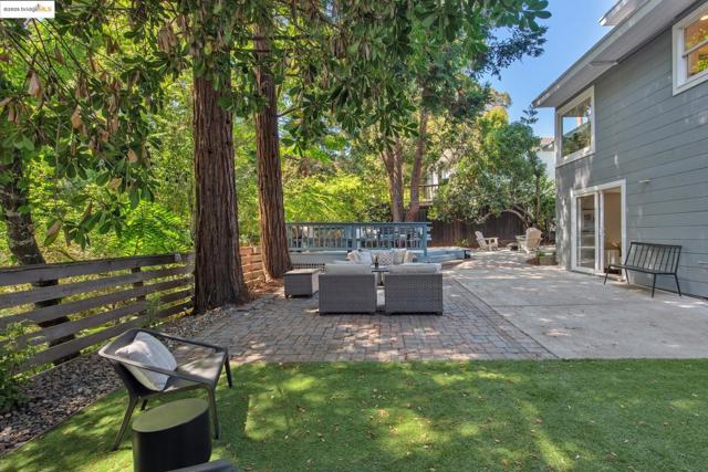 4479 Elinora Ave, Oakland CA: https://media.crmls.org/mediaz/cf709183-5998-42dc-bade-55f4455cf594.jpg