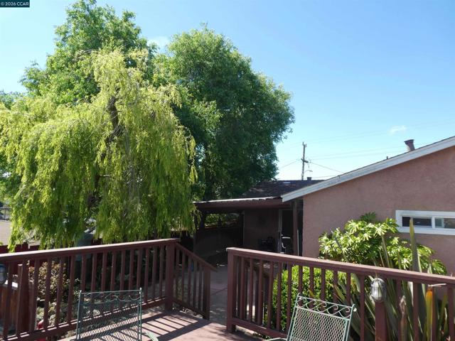 Image 37 of 43 For 2908 Sargent Ave