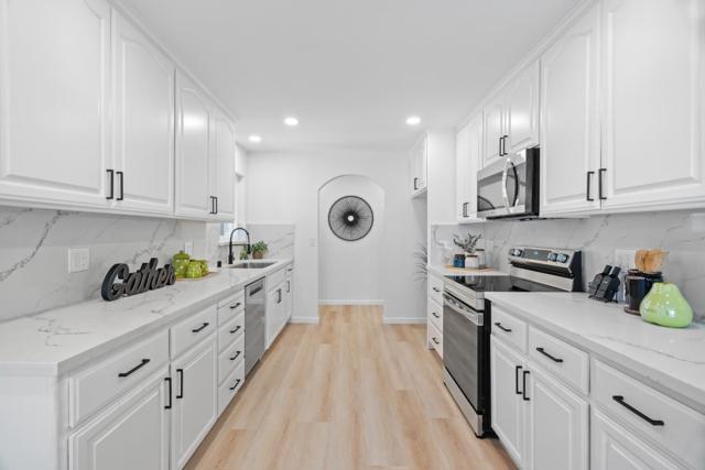5571 Sunny Oaks Drive, San Jose CA: https://media.crmls.org/mediaz/cf713923-7d24-4c50-a637-35142a5db5e4.jpg