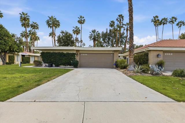 2385 Silver Oak Circle, Palm Springs CA: https://media.crmls.org/mediaz/cf7270fd-20c9-45a5-9fc4-9968e1b6f503.jpg