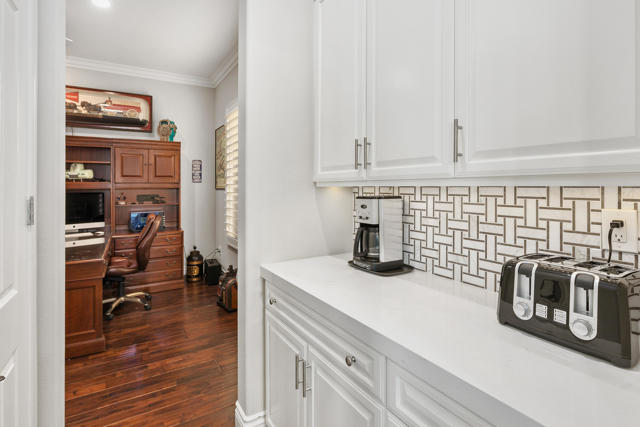 E1775F51-3478-4877-A26E-CF4D56C96EBF