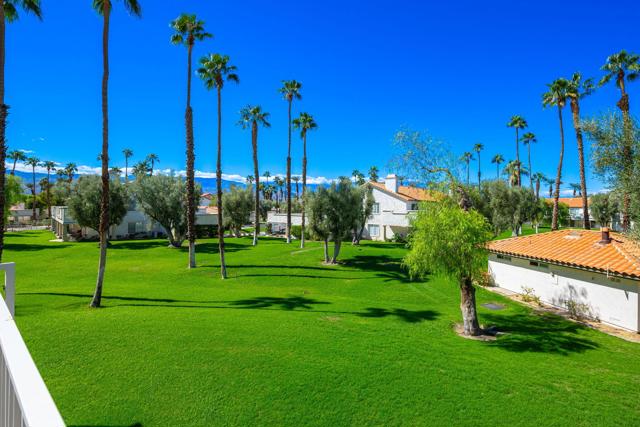 688 Vista Lago N Circle, Palm Desert CA: https://media.crmls.org/mediaz/cf735219-e6b2-4629-a124-eb5c2b87550b.jpg