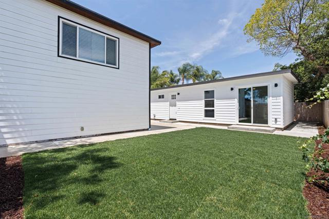 1160 Erica St, Escondido CA: https://media.crmls.org/mediaz/cf743728-092f-410c-846d-2d29017729f9.jpg