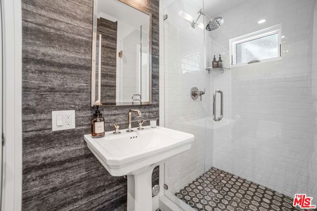 Drew Fenton | 2701 Roscomare Road Los Angeles CA | MLS: 7459872 Drew Fenton | 2701 Roscomare Road Los Angeles CA | MLS: 7459872