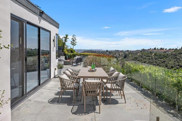 6544 Caminito Northland, La Jolla CA: https://media.crmls.org/mediaz/cf76d593-d9ca-4505-a3eb-85ec593c80bf.jpg