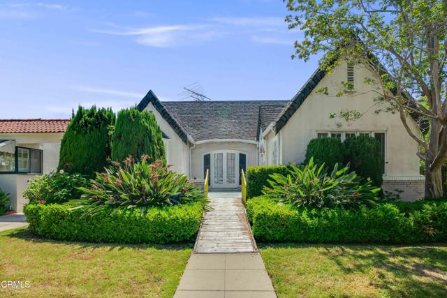 1120 S Burnside Avenue, Los Angeles CA: https://media.crmls.org/mediaz/cf779e16-146d-4b26-8dd0-4c1dfddbc7ae.jpg