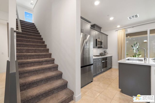 41171 Emory Lane, Palm Desert CA: https://media.crmls.org/mediaz/cf77ffda-ef3d-441a-93ea-9050cf9ee876.jpg