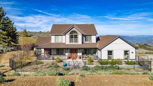 Detail Gallery Image 2 of 50 For 26941 Stirrup Way, Tehachapi,  CA 93561 - 3 Beds | 3 Baths