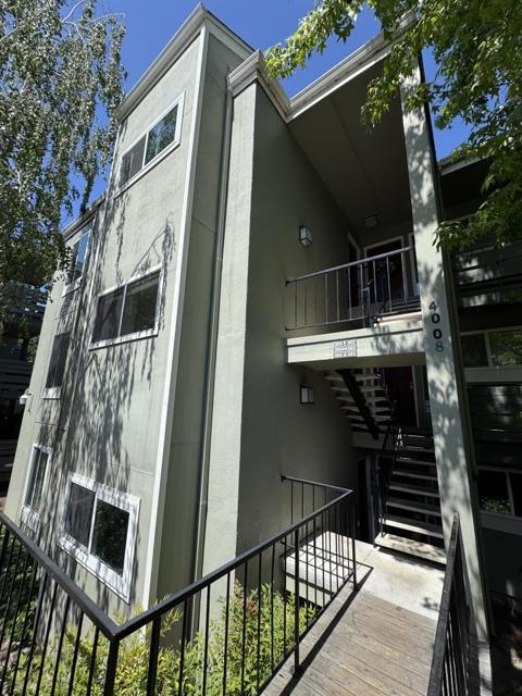 4008 Farm Hill Boulevard, Redwood City CA: https://media.crmls.org/mediaz/cf78dee6-edae-48ad-bdf6-67961bdb253c.jpg