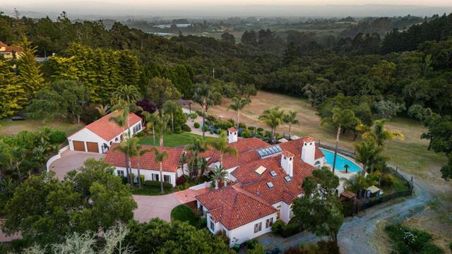 235 Vista Del Pajaro Road, Corralitos CA: https://media.crmls.org/mediaz/cf793ec9-35a9-498d-a0d2-e718cab29209.jpg