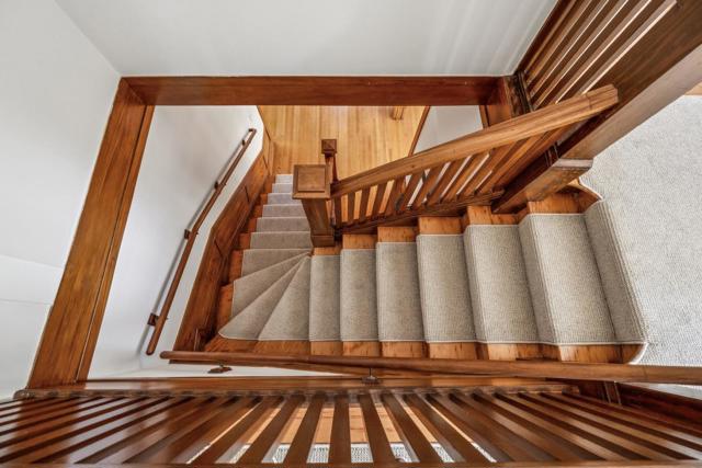 310 Chapin Lane, Burlingame CA: https://media.crmls.org/mediaz/cf7964b5-543e-4648-8b6b-58657525130a.jpg