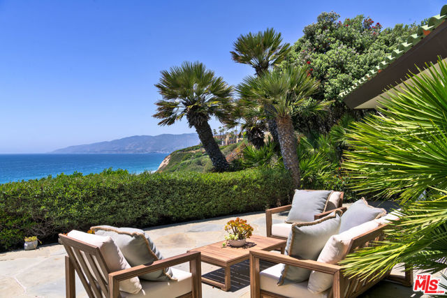 7221 Birdview Avenue, Malibu CA: https://media.crmls.org/mediaz/cf797e62-cdbc-47bd-8d27-0b860c75f6c3.jpg