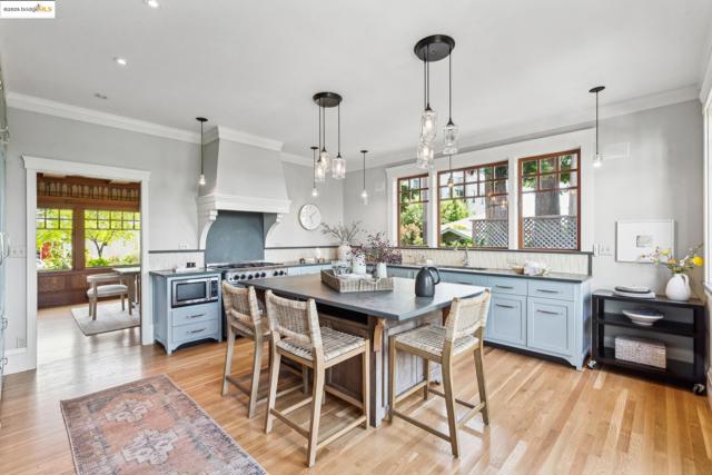 1015 Warfield Ave, Oakland CA: https://media.crmls.org/mediaz/cf7a1abd-a4a7-4245-be8a-f0275966a97d.jpg