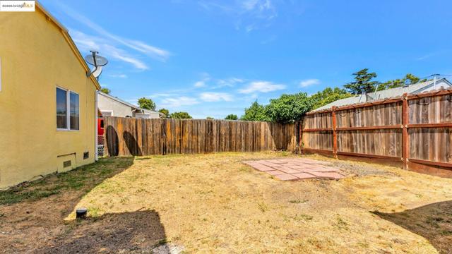 528 LA PRENDA DRIVE, Oakland CA: https://media.crmls.org/mediaz/cf7a862a-47f3-4ea3-a0cb-30aa149fedd6.jpg