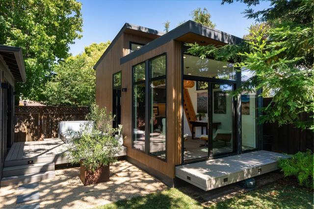 137 30th Avenue, San Mateo CA: https://media.crmls.org/mediaz/cf7b5633-cc5c-47ce-a513-5096aaa0f9f6.jpg