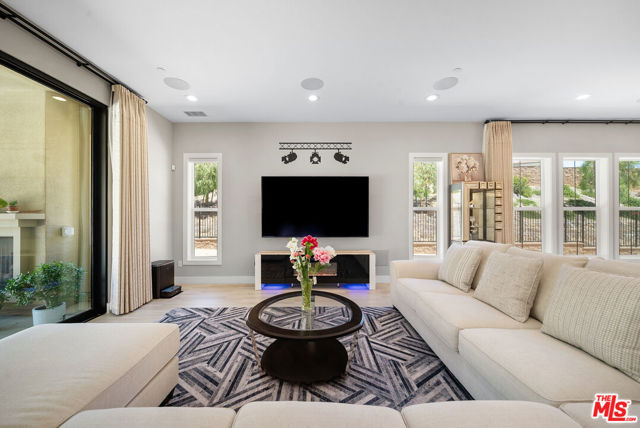 20517 W Deer Grass Court, Porter Ranch CA: https://media.crmls.org/mediaz/cf7bd299-5040-47fa-859e-af3116566fc6.jpg