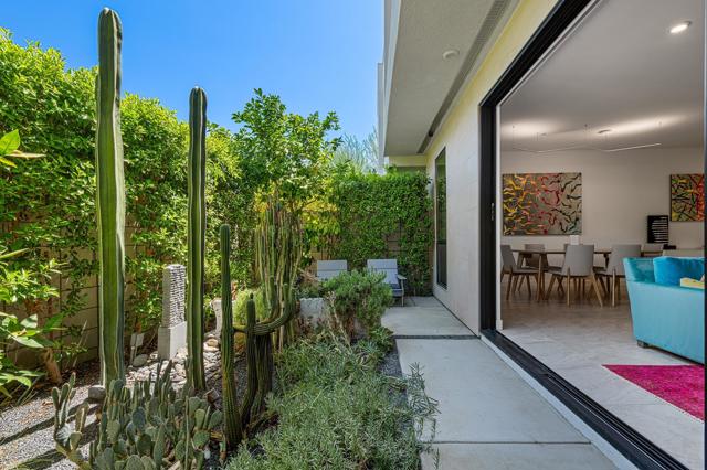 294 Mayfair Way, Palm Springs, CA 92264