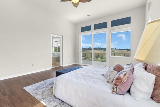 820 Via Vaquero Norte, San Juan Bautista CA: https://media.crmls.org/mediaz/cf7c7891-7ebe-4263-9300-e1c0a64a458f.jpg