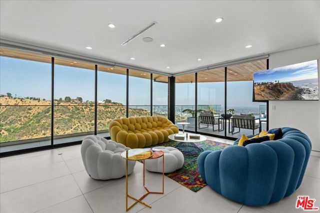 2284 Hercules Drive, Los Angeles CA: https://media.crmls.org/mediaz/cf7ceed7-945e-47ea-99f1-ba7e4242a3f2.jpg