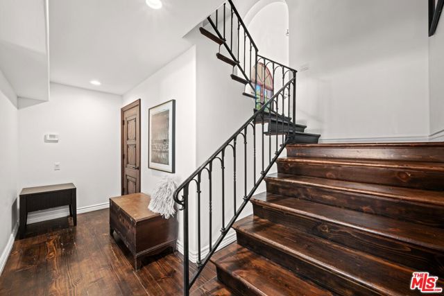 2347 E Valley Road, Santa Barbara CA: https://media.crmls.org/mediaz/cf7d3868-4983-4ee8-930a-8d9298fba3a4.jpg