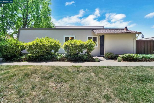 1598 Schenone Ct, Concord CA: https://media.crmls.org/mediaz/cf7daa2b-8ec8-41b1-b2cf-33bfbb665e4f.jpg