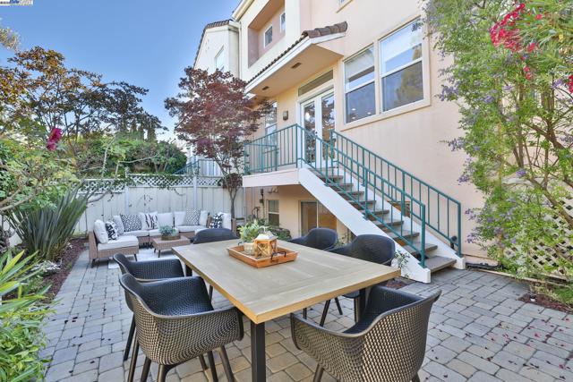11030 Via Sorrento, Cupertino CA: https://media.crmls.org/mediaz/cf7ed56b-65c8-49c8-9b42-8cfa16c343f8.jpg