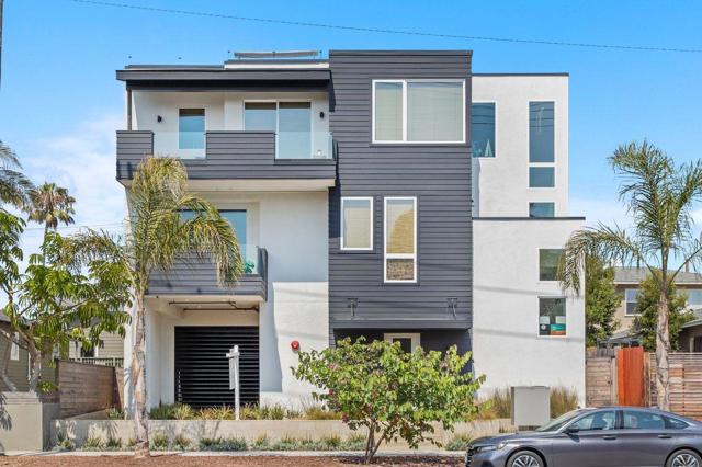 508 N Tremont Street, Oceanside CA: https://media.crmls.org/mediaz/cf7ee3aa-9eb5-4e87-86a8-6214ddbf1108.jpg