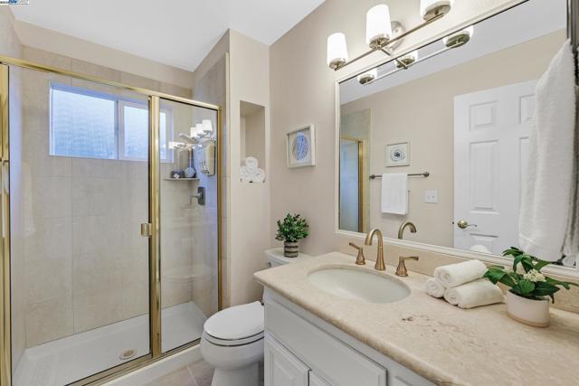 7872 Meadowbrook Ct, Pleasanton CA: https://media.crmls.org/mediaz/cf7f4cac-94f0-4e89-ac52-ab7688a92191.jpg