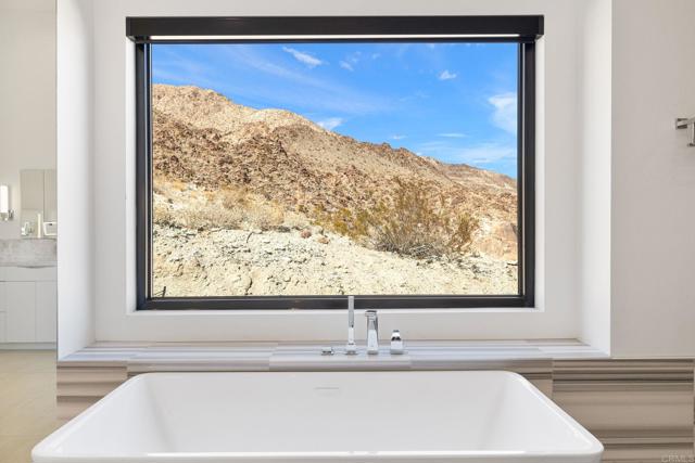 Image 13 of 31 For 71260 Oasis Trail