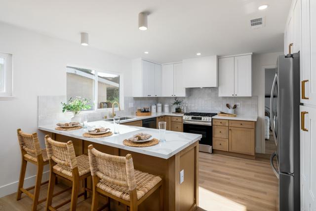 Detail Gallery Image 2 of 29 For 2728 Russmar Dr, San Diego,  CA 92123 - 3 Beds | 2 Baths