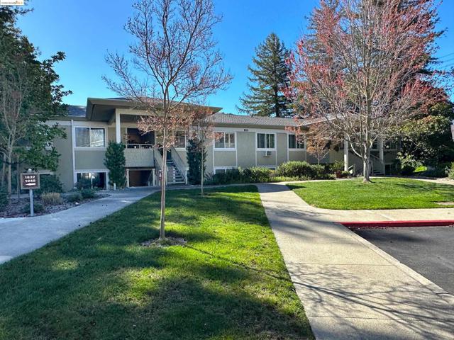 1910 Skycrest Dr, Walnut Creek CA: https://media.crmls.org/mediaz/cf7ff06b-9365-4326-ba13-2b78a798594c.jpg