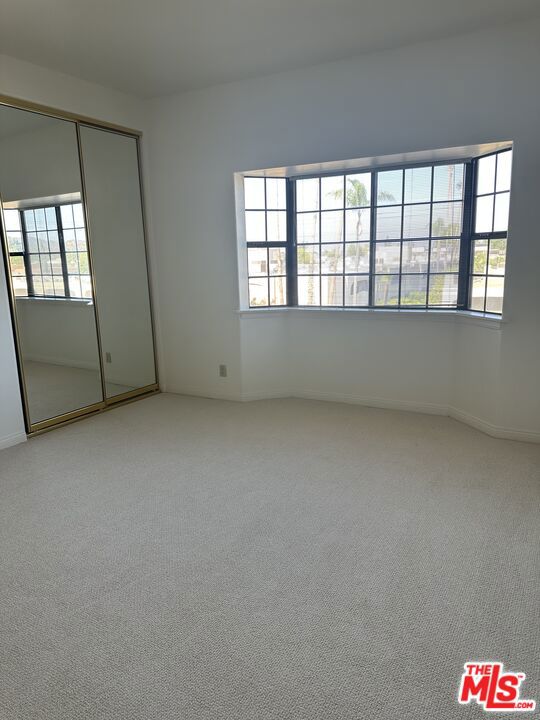 5319 Lindley Avenue, Tarzana CA: https://media.crmls.org/mediaz/cf800e05-9f1d-4494-a966-5e633aeb4a84.jpg