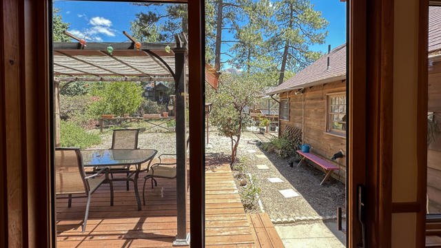 26748 Mcmahan, Idyllwild CA: https://media.crmls.org/mediaz/cf812271-e6b3-4b2a-8230-125ae2555d34.jpg