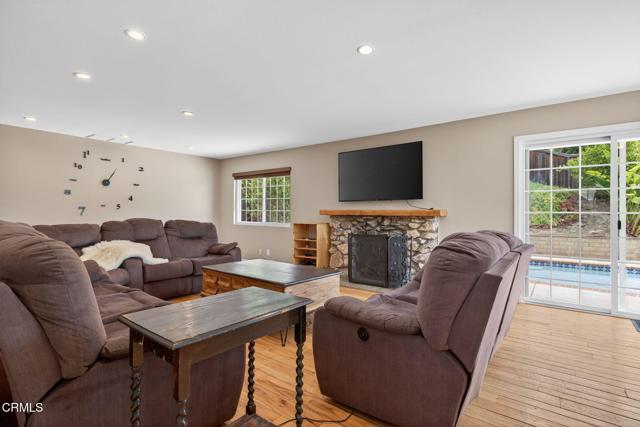 1018 Via Arroyo, Ventura CA: https://media.crmls.org/mediaz/cf819911-1613-4391-b3fc-2abb6c83a2f2.jpg