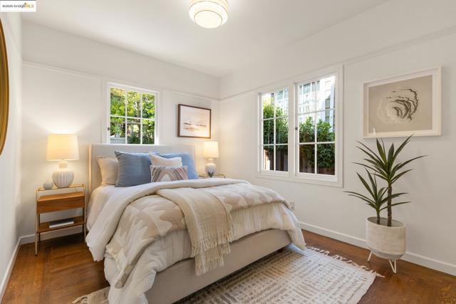5815 Morpeth St, Oakland CA: https://media.crmls.org/mediaz/cf821944-7abd-4be4-a2b7-09d8ec2ae330.jpg