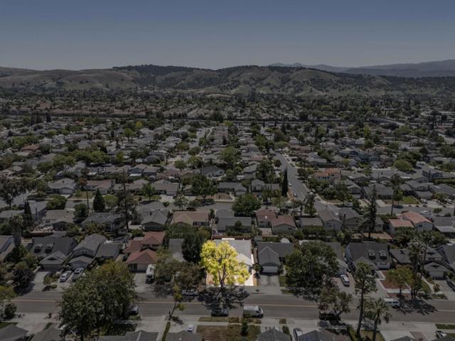 260 Bangor Avenue, San Jose CA: https://media.crmls.org/mediaz/cf821f74-d24f-4c8f-9216-553d02d25950.jpg