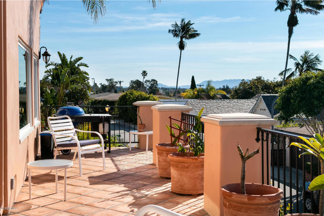 2167 Palomar Avenue, Ventura CA: https://media.crmls.org/mediaz/cf832681-9489-4dc8-8476-cf338d21879e.jpg