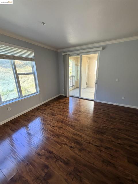 2210 Gellert Blvd, South San Francisco CA: https://media.crmls.org/mediaz/cf836d6c-ef00-49ae-9d47-d0056c5cb740.jpg
