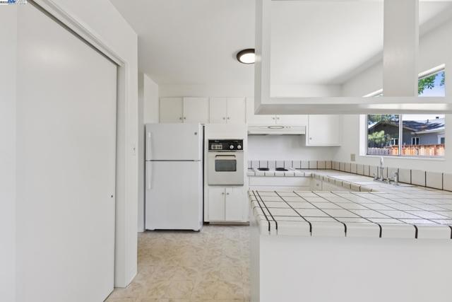 916 El Caminito, Livermore CA: https://media.crmls.org/mediaz/cf83a5fd-6827-40fe-8ab1-cf7c3fb44d9b.jpg