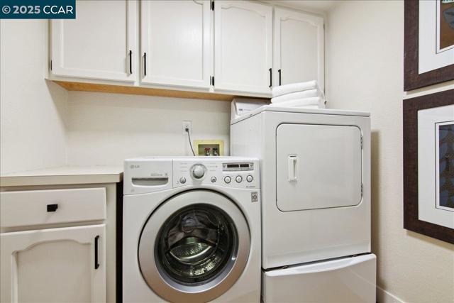 1666 Brush Creek Pl, Danville CA: https://media.crmls.org/mediaz/cf8416e9-c626-4db6-a3b5-0fc9e80ff7ff.jpg