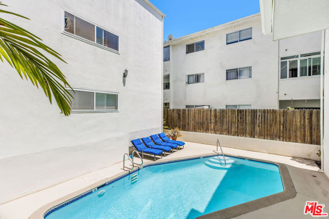 930 3rd Street, Santa Monica CA: https://media.crmls.org/mediaz/cf848897-6540-41a5-9ba1-5808f666aa02.jpg